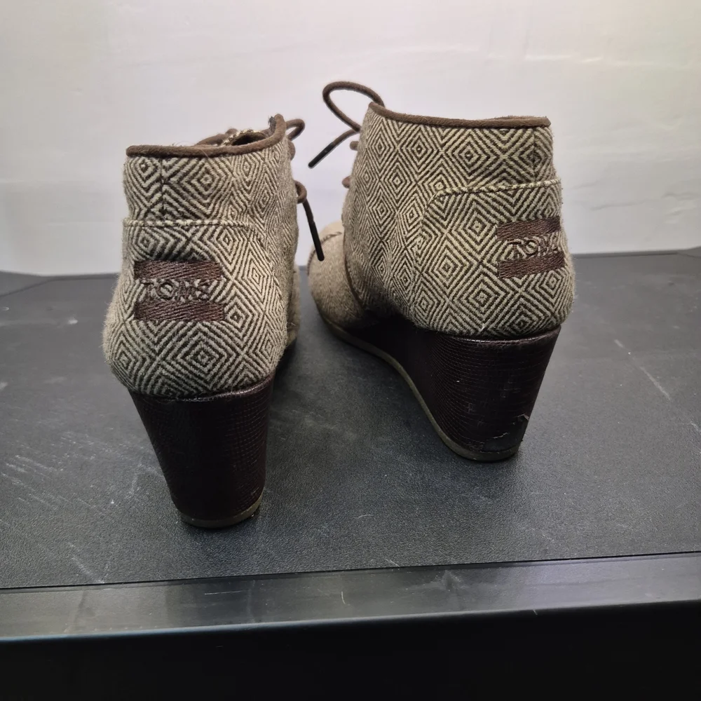 Toms Brown Geometric‎ Wedges